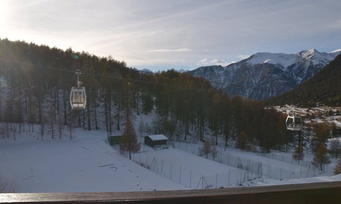 Montgenevre Apartment | 3-room apartment on slopes with garage, 2 bedrooms, equipped kitchen