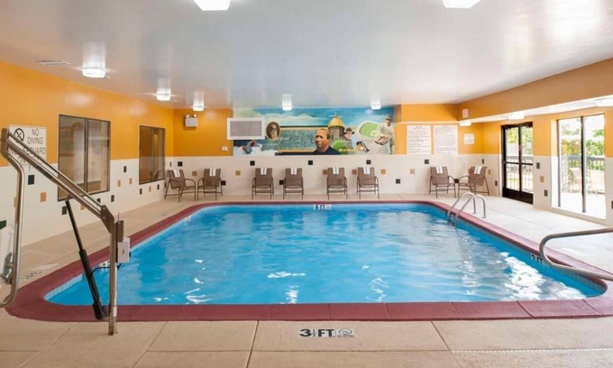 South Bend Hotel | 3 Rooms with Comfortable Bed & Indoor Pool Access – Ideal for Travelers on I-90