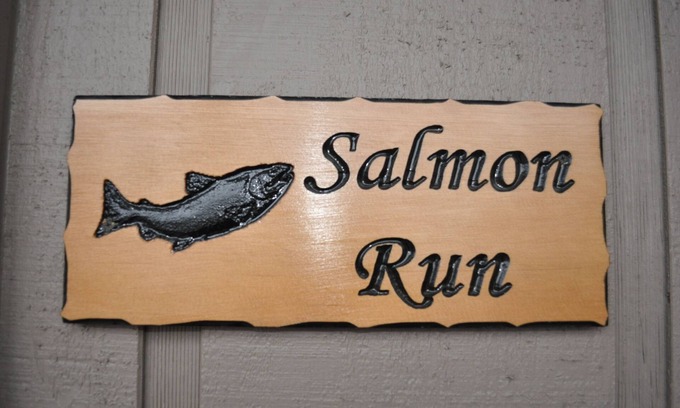 Gateway Cabin | 3 Rustic Elegant Suites - Fish, hike, site-see from your doorstep