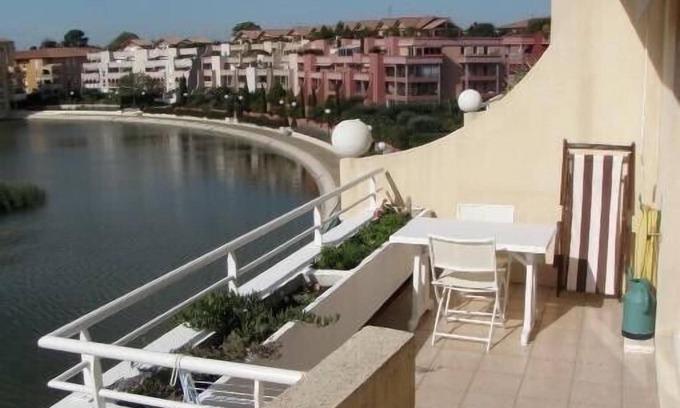 Port Ariane Apartment | 3-star accommodation on lake not overlooked. Absolute rest and comfort.
