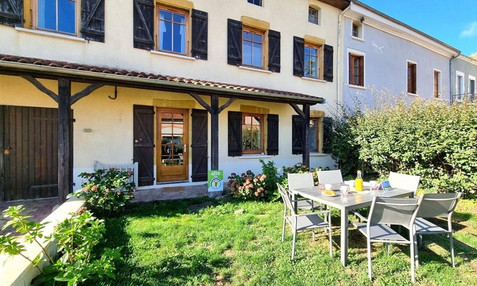 Saint-Haon-le-Chatel Cottage | 3-star cottage for 6, pets allowed, Saint-Haon-le-Châtel