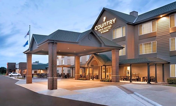 Mankato Hotel | 3-Star Hotel ∙ Country Inn & Suites by Radisson, Mankato Hotel and Conference Center, MN