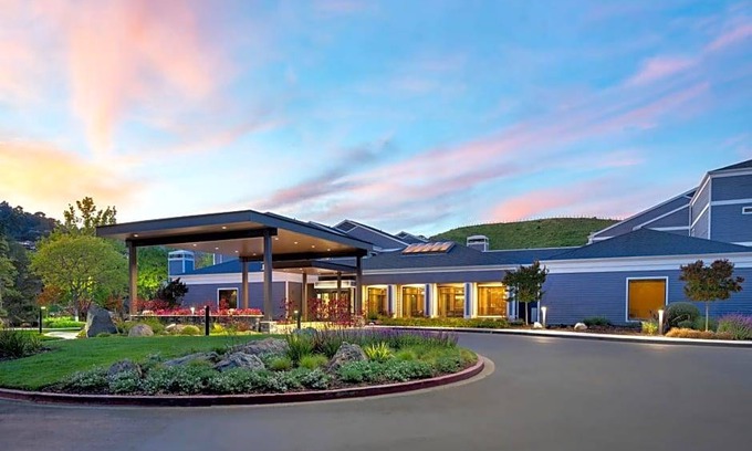 Larkspur Hotel | 3-Star Hotel ∙ Courtyard San Francisco Larkspur Landing/Marin County