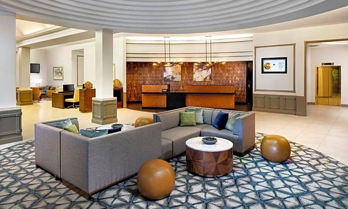 Nashua Hotel | 3-Star Hotel ∙ DoubleTree by Hilton Nashua