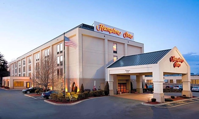 Braintree Hotel | 3-Star Hotel ∙ Hampton Inn Boston/Braintree