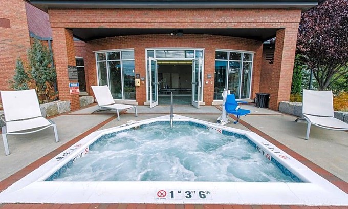 Downtown Hotel | 3-Star Hotel ∙ Hilton Garden Inn Manchester Downtown