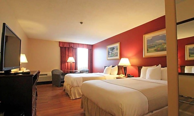 Nasons Corner Hotel | 3-Star Hotel ∙ Fireside Inn & Suites Portland