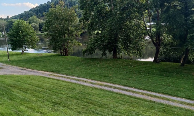 Old Town House | 3 Story House on New River