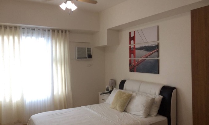 Ermita Apartment | 3 Stylish Contemporary studio @ 8adriatico condo + pool + NetFlix