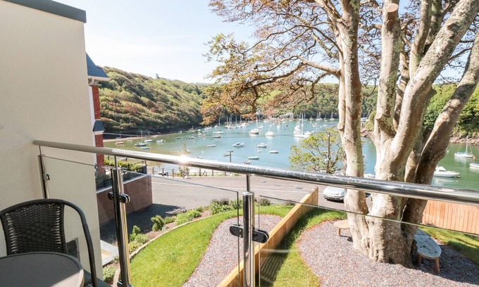 Newton Ferrers Cottage | 3 The Hide