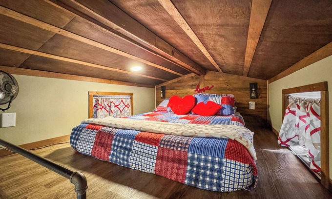 Hico Cabin | 3 Tiny Town Romantic tiny home Animals Fire Pit