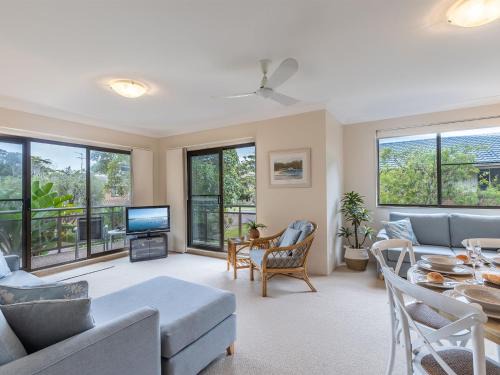Nelson Bay Apartment | 3 Victory Court 3 Columbia Cl spacious unit close to Little Beach