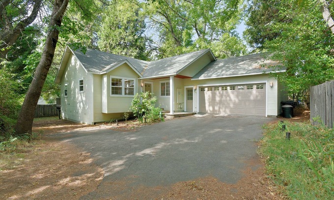 Mount Shasta House | 30 Night Minimum, Oak Street Retreat.