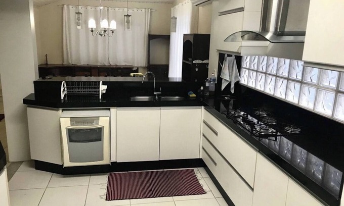 Centro House | 300 METERS FROM THE CENTRAL BEACH OF B. CAMBORIU/17 PEOPLE/AIR/4 VACANCIES/POOL/POO