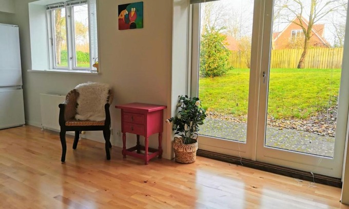 Billund Apartment | 300meter walk to LEGO house - 70m2 apartment with garden