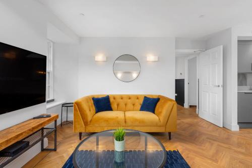 Dunfermline Apartment | 314 Reids Corner - by StayDunfermline