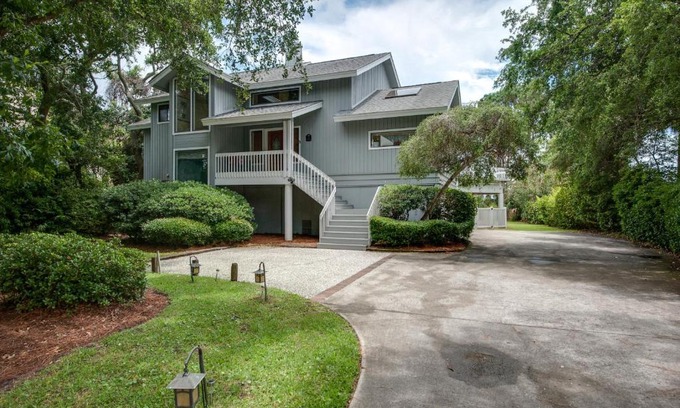 Folly Field House | 32 Sand Dollar Road