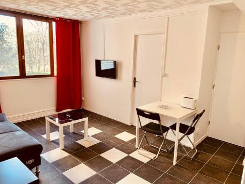 Bron Apartment | 32EG faculté médecine, hôpitaux, vinatier