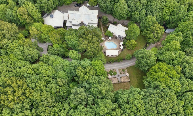Kingston Springs Villa | 35 Acre Villa w/Pool, Spa, Game Room & Gym + Near Golf Club | La Pearla Ranch