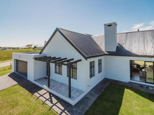 George House | 35 Brookside on Kingswood Golf Estate