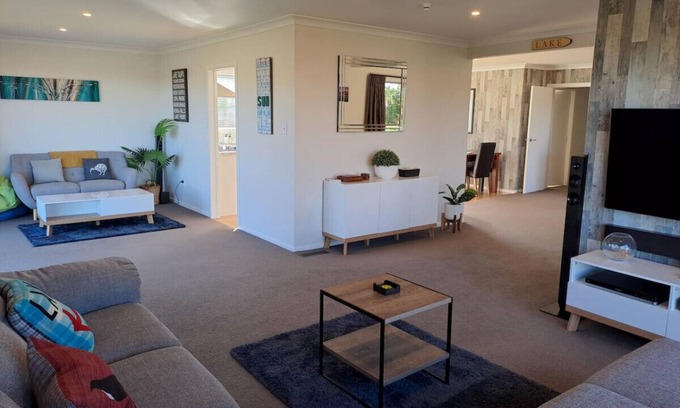 Taupo House | 37 Kaihua Road, Taupo
