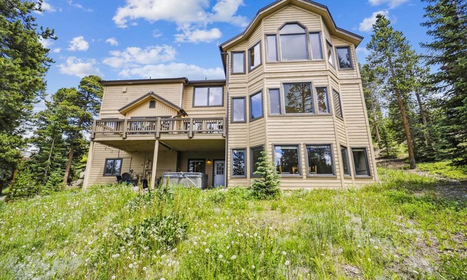 Woodmoor House | 375 m² House ∙ 5 bedrooms ∙ 10 guests