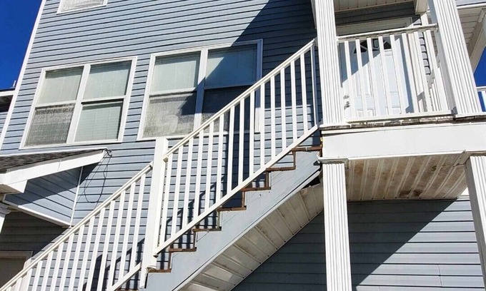 Slidell House | 3bd 2.5 bath waterfront townhouse