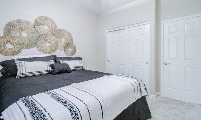 Greenfield Lakes House | 3Bd/2 Bth + Private Pool located on Golf Course