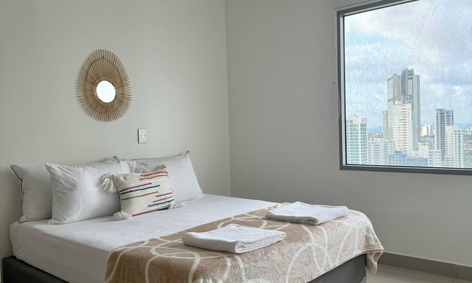 Cartagena District Apartment | 3BD Condo-Amazing View-Modern APT-Luxury Building-Bocagrande-6pax