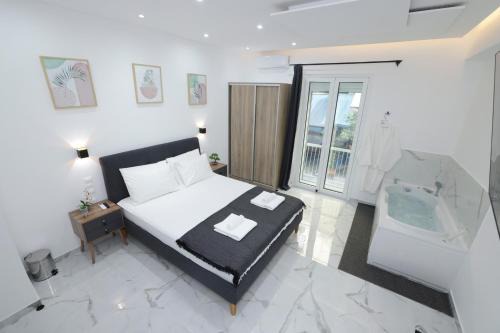 Plaka Apartment | 3bd jacuzzi mansion