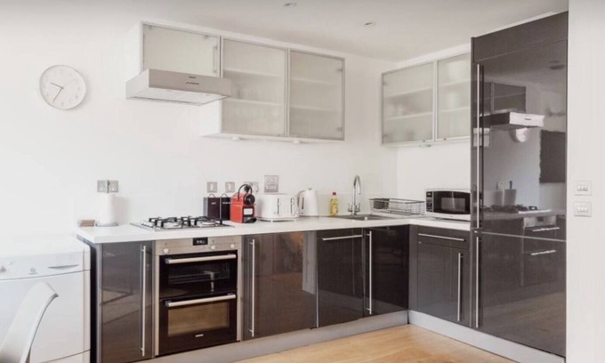 Soho Apartment | 3Bed Apartment in the Heart of SOHO