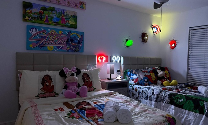 Poinciana House | 3bedroom house in awesome Kissimmee with WiFi, AC play room bbq and private pool