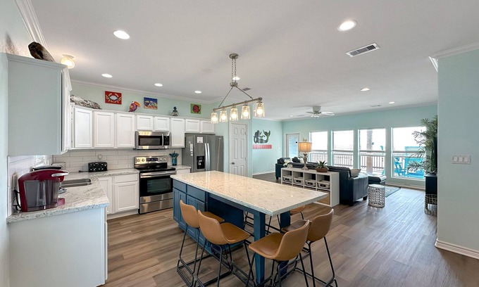 Port Bolivar House | 3BR Beachfront | Ocean Views, Deck & Gaming Console