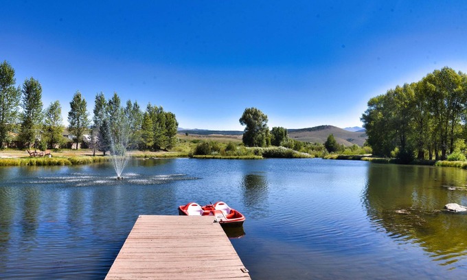Granby Cabin | 3br cabin on Fraser River, Fish, Ski, Hike, Golf