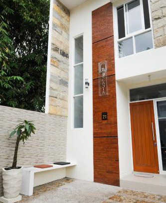 Oro Oro Ombo Villa | 3BR Homey Villa In Batu