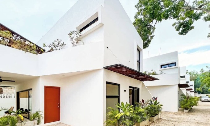 La Veleta House | 3BR House | Private Pool & Grill, Perfect Location