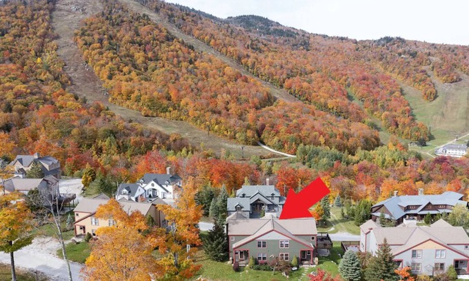 Central Vermont- Killington House | 3BR w Incredible View, Hot Tub & Sauna