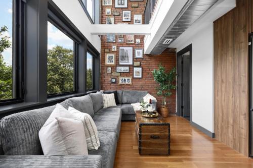 Somerville Apartment | 3BR3Bth Penthouse 2 Parking Spaces TD MIT Harvard