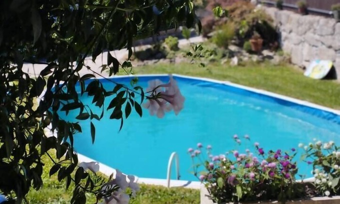 Paredes Cottage | 3HOUSE: Sun on the Threshing Floor