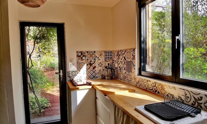 Salasc Apartment | 3km from the Salagou lake, charming 30m2 studio + garden with view of the red rocks