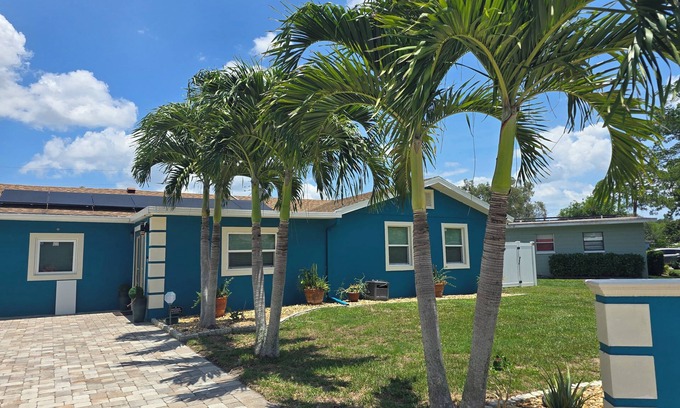 Cocoa House | 4-bdrm home in lovely Cocoa with Heated Pool, WiFi, AC, Minutes to Attractions.