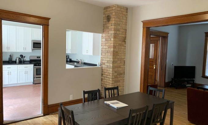 Minneapolis Villa | 4 bdrm home near downtown Mpls!