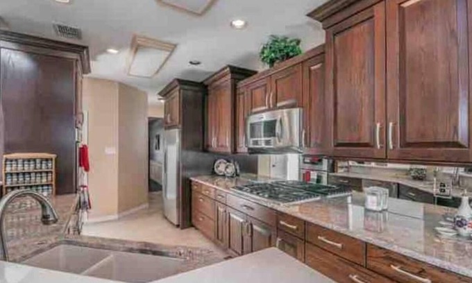 Fossil Creek House | 4 bed 3 bath house 20 from DFW Airport