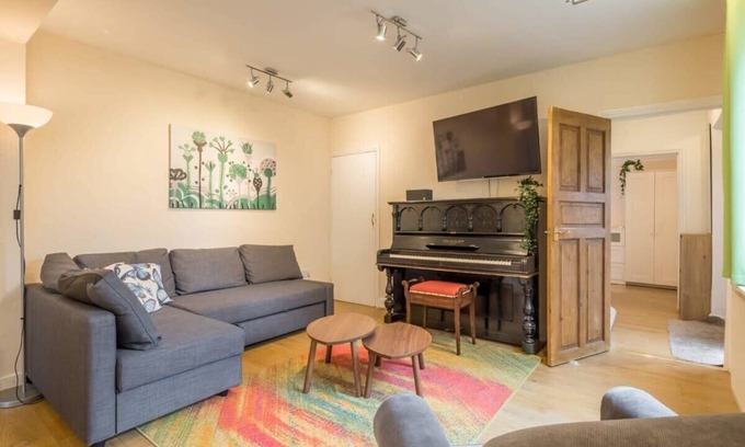 Cambridge House | 4 Bed Central Home - Perfect Location with Parking