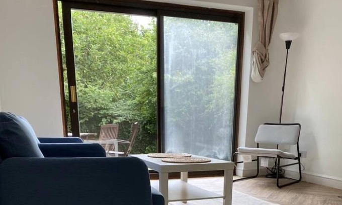 High Wycombe House | 4 bed HOUSE with garden, WiFi speed: 1000