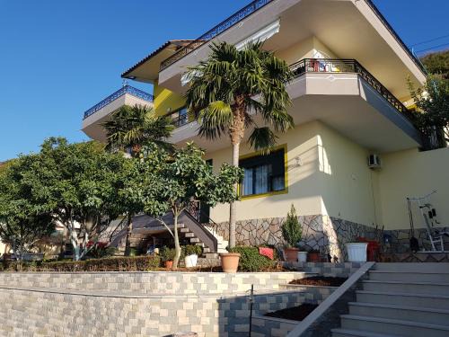 Orikum Villa | 4 Bed Sleeps 11 Free Parking Pets Allowed