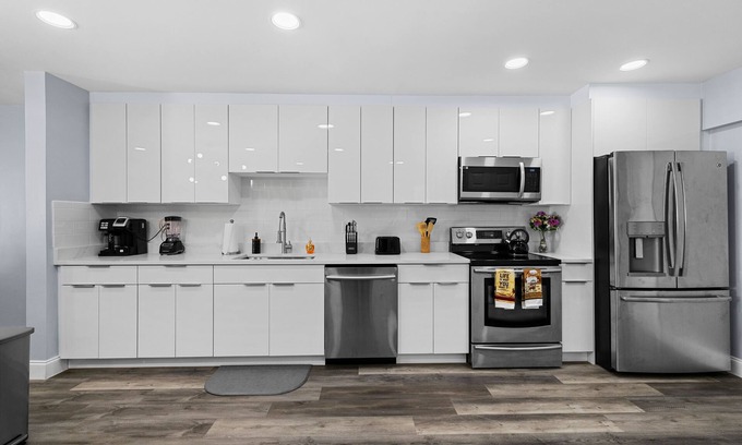 Wellington House | 4 bedroom, 2 1/2 bath. Close to Palm Beach Polo & Country Club.