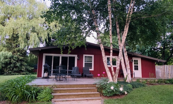 Dashwood Cottage | 4 bedroom, 4 season lakefront near Grand Bend (Lake Huron) with firepit & kayaks