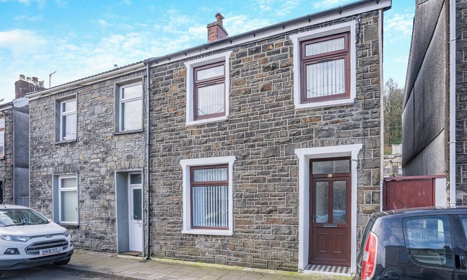 Mountain Ash Cottage | 4 bedroom accommodation in Rhondda Valley
