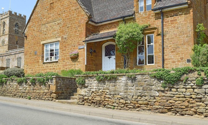 Sibford Gower Cottage | 4 bedroom accommodation in Swalcliffe, near Banbury